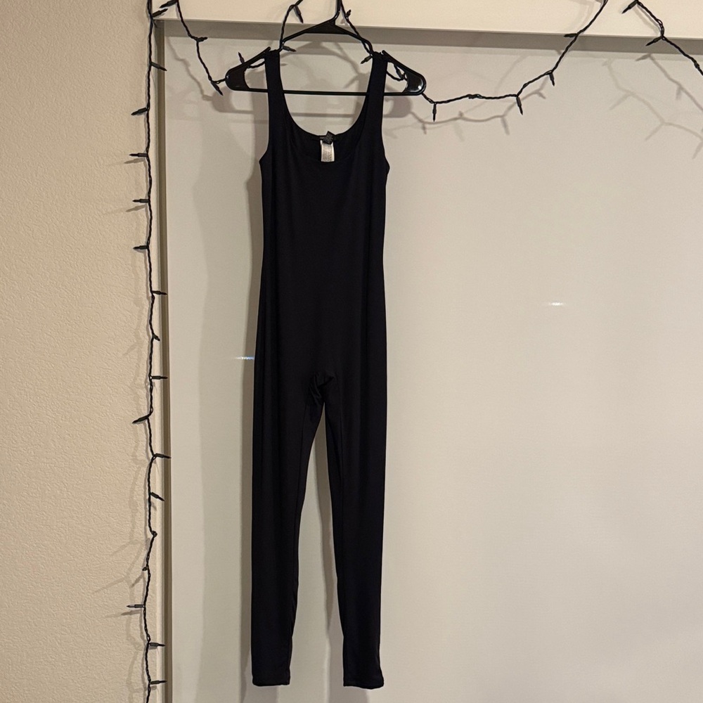 Forever 21 Classic Black jumper